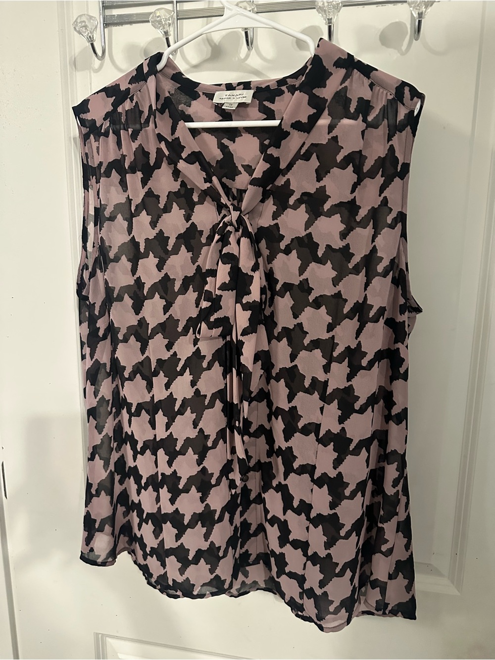 Tahari Tie-Neck Sleeveless Blouse - Dusty Pink & Black Houndstooth